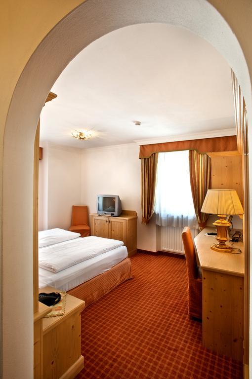 B&B Garni Serena Арабба Стая снимка